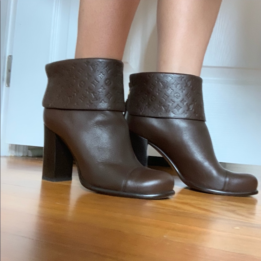 Louis Vuitton monogram imprint ankle boots - Picture 3 of 6